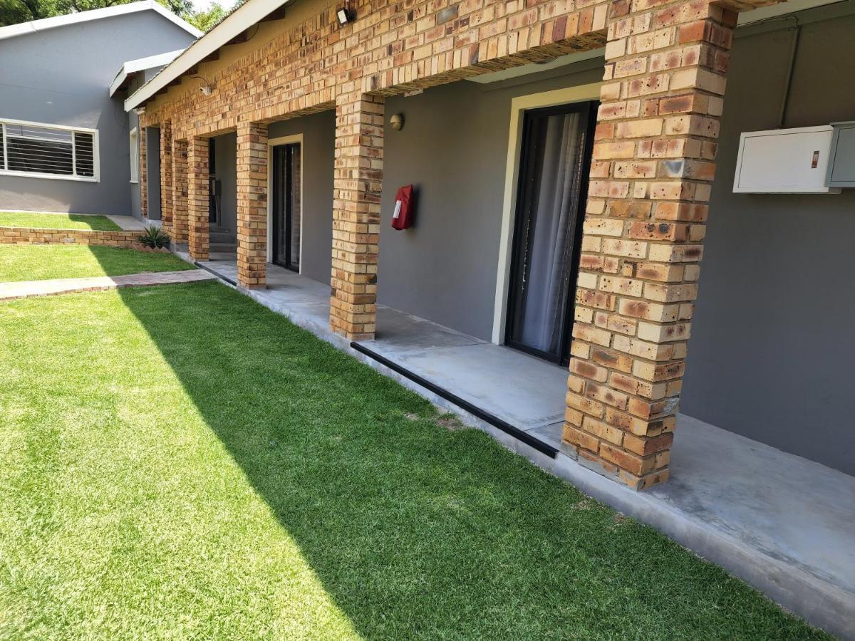 Hotel A Step Ahead Klerksdorp Exteriér fotografie