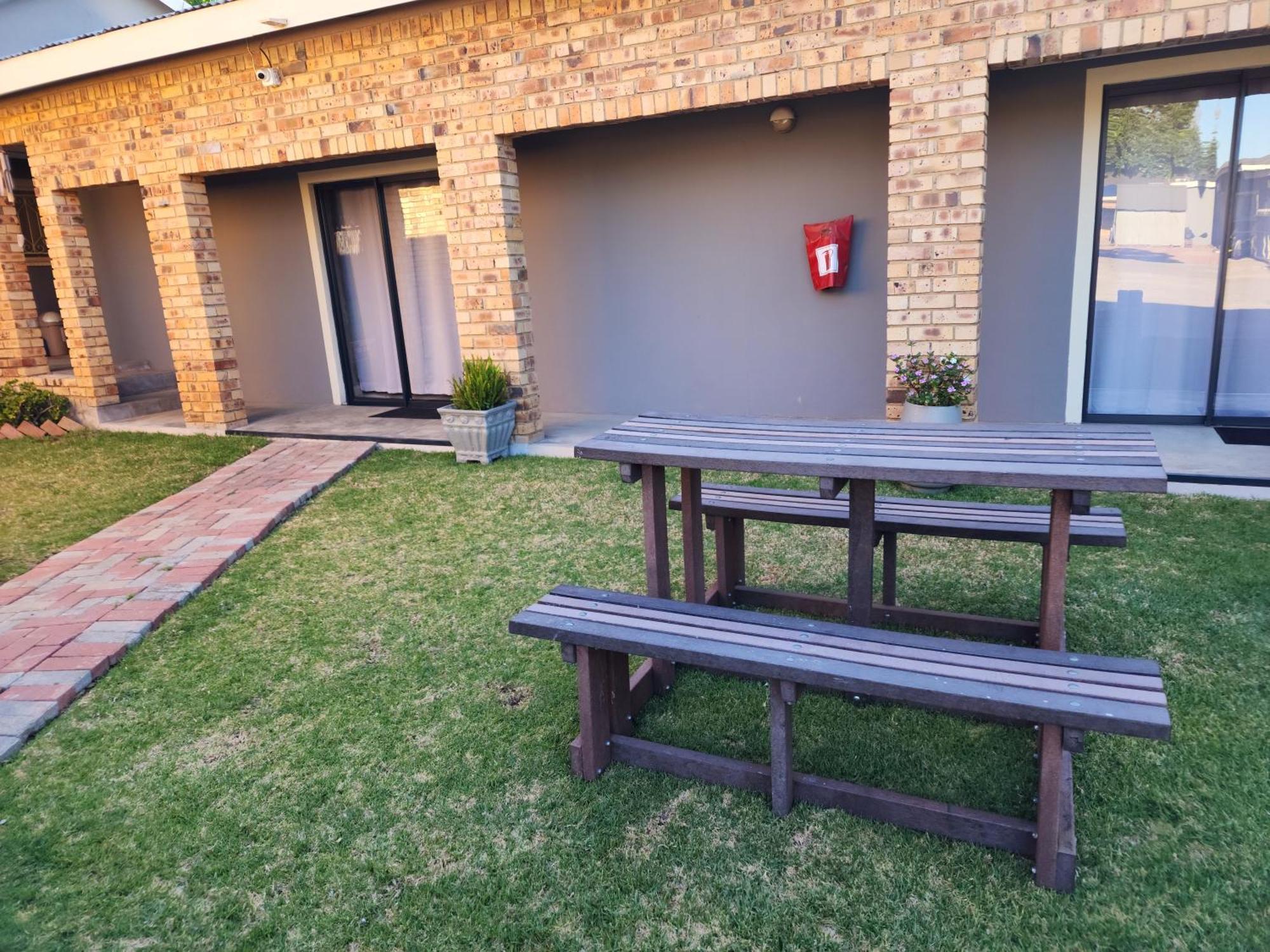 Hotel A Step Ahead Klerksdorp Exteriér fotografie